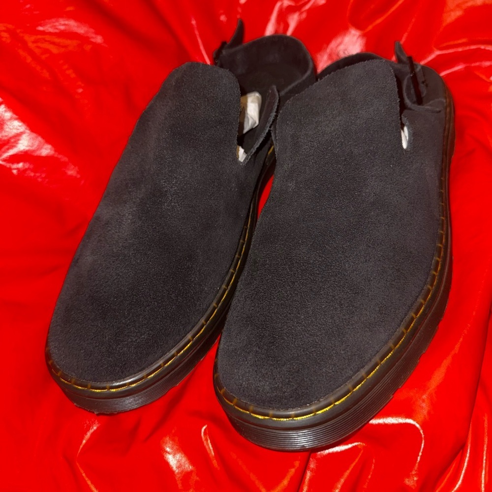 Dr. Martens UNISEX Carlson Suede Casual Slingback Mules in black - Picture 7 of 16
